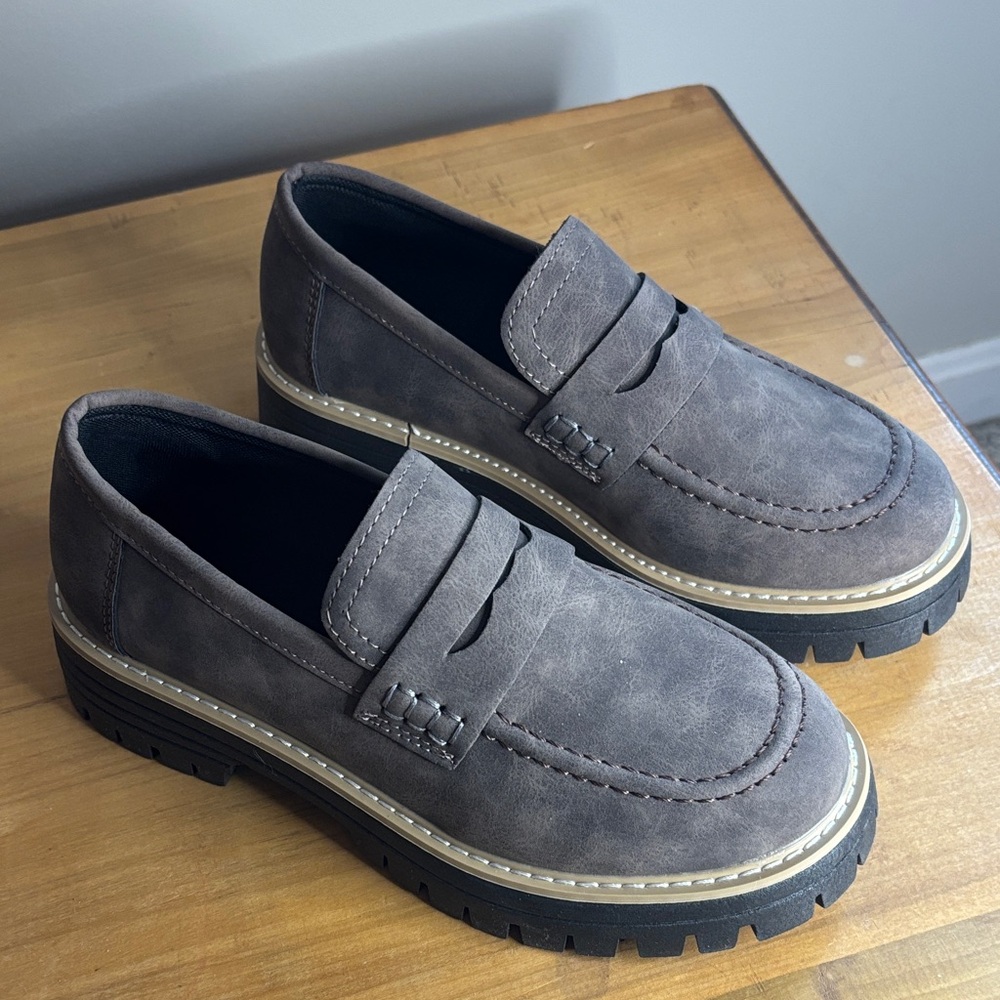 Women’s Dark brown loafers-never worn
